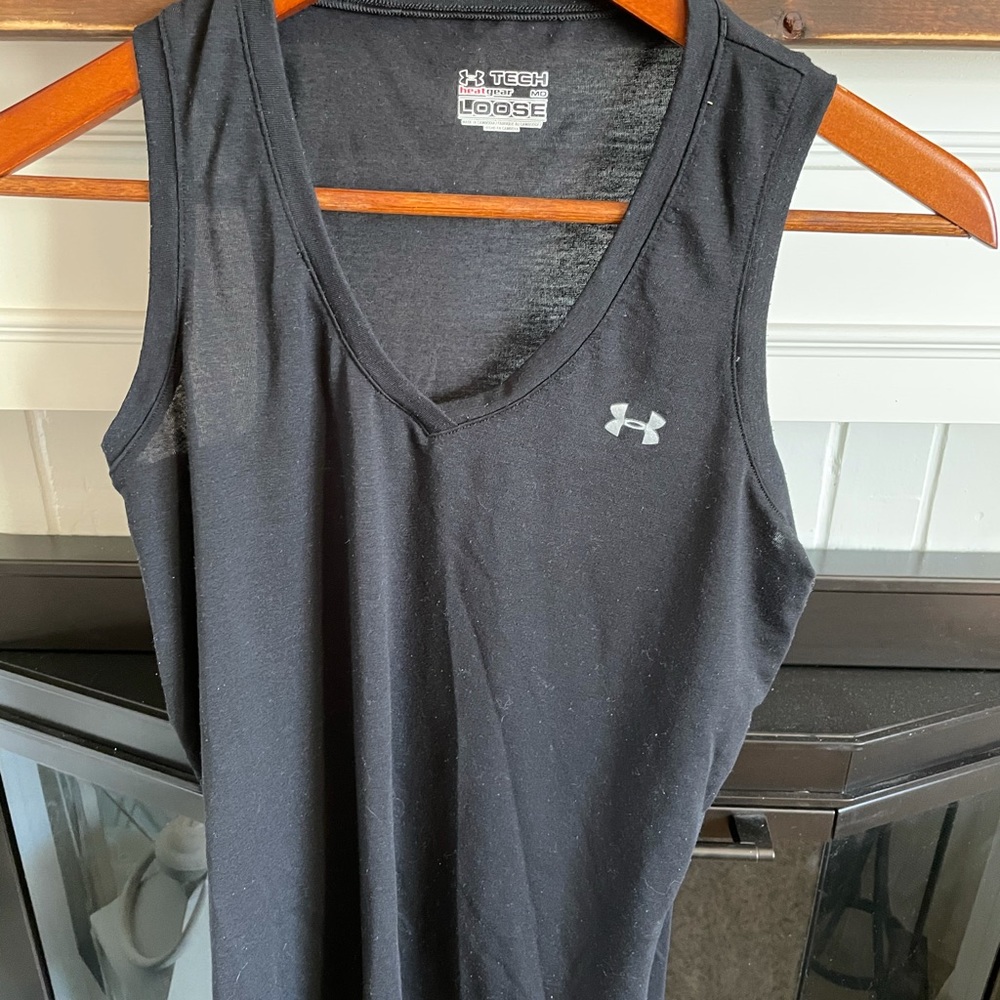 Women’s Under Armour heat gear tank top